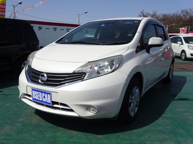 中古車 日産 ノート 1 2 X Dig S の中古車詳細 59 000km パール 茨城県 58 9万円 中古車情報 中古車検索なら 車選びドットコム 車選び Com