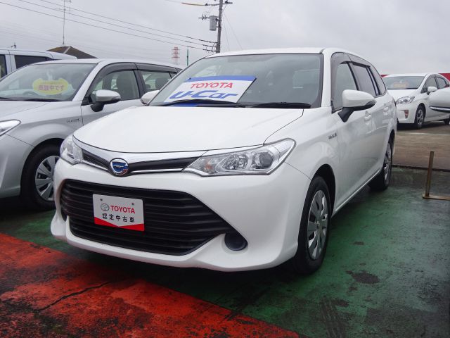 中古車 トヨタ カローラフィールダー ハイブリッド X 63 000km ホワイト 茨城県 99 8万円 中古車情報 中古車検索なら 車 選びドットコム 車選び Com