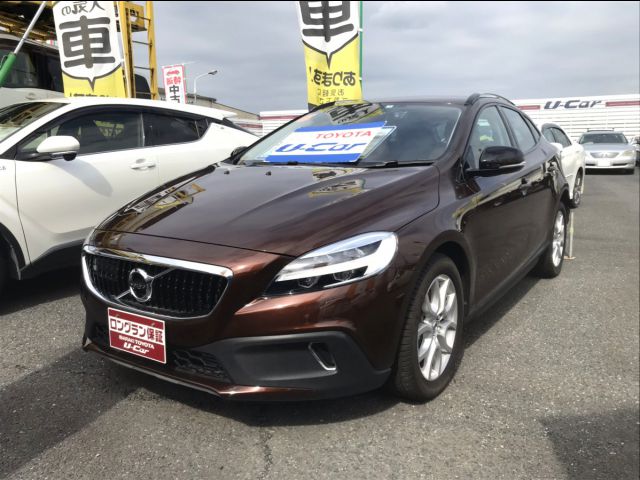 中古車情報 ボルボ V40クロスカントリー D4 キネティック ディーゼルターボ 修復歴無し 走行距離 8000km カラー ブラウン 販売地域 茨城県笠間市 中古車を探すなら Carme カーミー 中古車